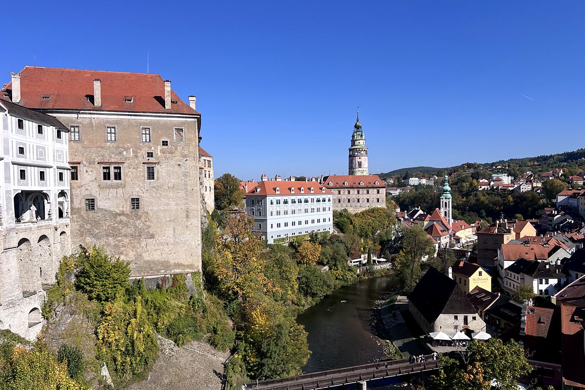 Český Krumlov Castle above the Vltava river and old town bridge